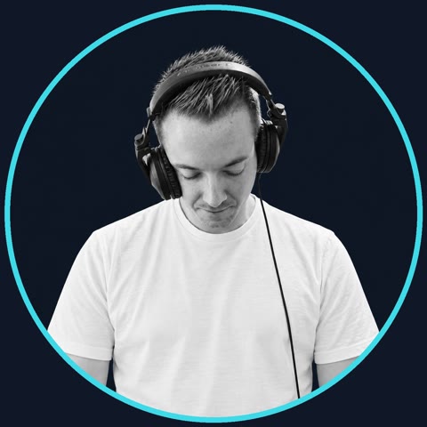 vonk.dj mit Kopfhörern